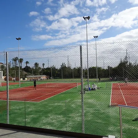 公寓 Residencial Geranios 13 *