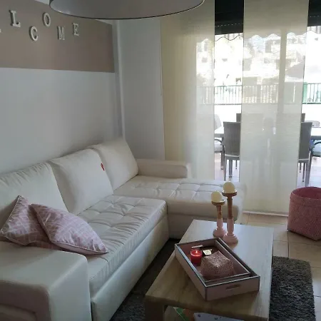 Residencial Geranios 13 公寓